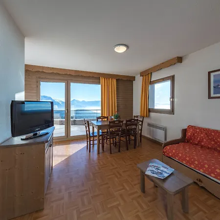 Apartmanhotel L'ecrin Des Neiges 3*