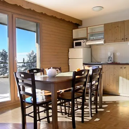 Apartmanhotel L'ecrin Des Neiges 3*